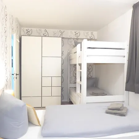 Glamory Pool Sauna Wifi 6 Personen Near Bikepark Balkon Ps4 Winterberg