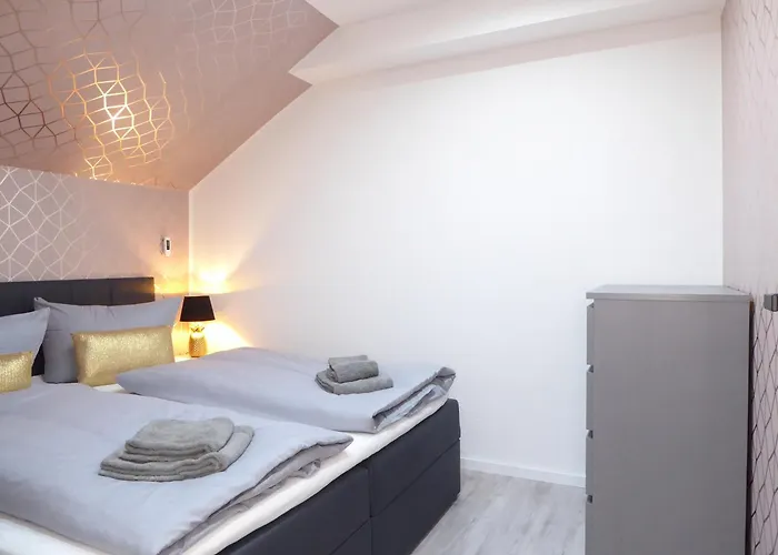 Glamory Pool Sauna Wifi 6 Personen Near Lift Balkon Ps4 *